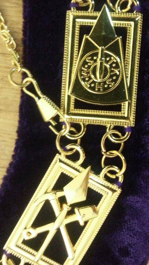 Council Chain Collar - Gold Plated on Blue Velvet - Bricks Masons